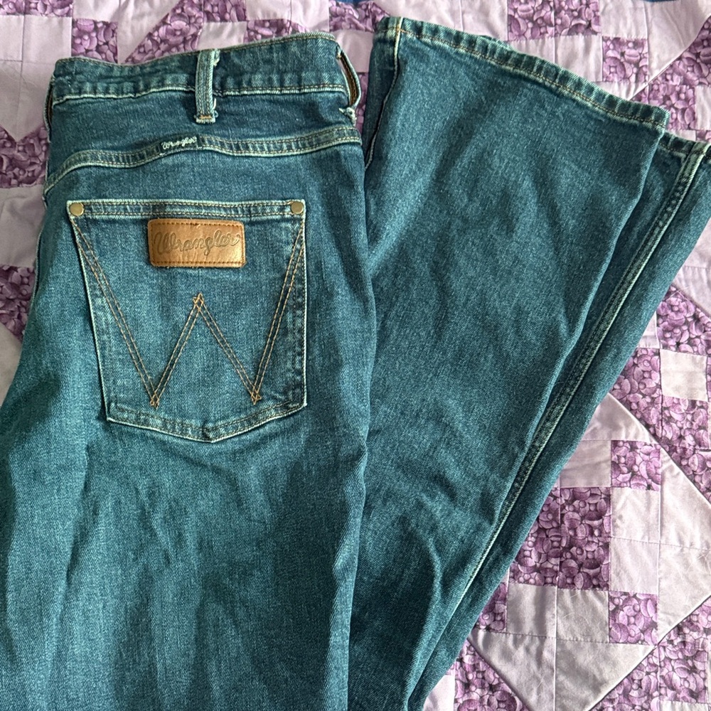 Wrangler Women's Classic Blue Boot Cut Jeans